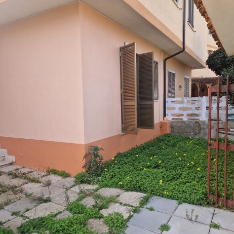 Appartamento indipendente a piano terra con cortile o posto auto - Foto 7