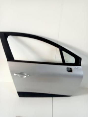 PORTA ANT.D. ARGENTO 999-U1305988 Carrozzeria  Lamierati esterni  Porte  Porta ant. dx. RENAULT - CLIO IV  01-10-2012 - 2019