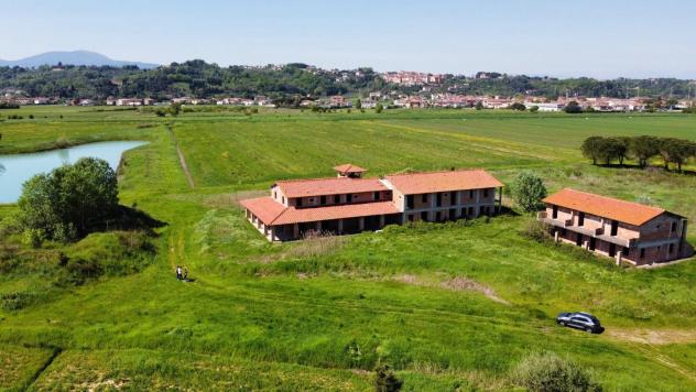 Stabile/Palazzo in vendita a Ponticelli - Santa Maria a Monte 101479 mq  Rif: 1375580