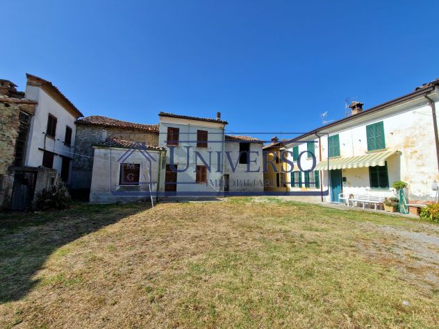 CASA SU DUE LIVELLI CON LEGNAIA DEPOSITO GIARDINO E ORTO - Foto 2