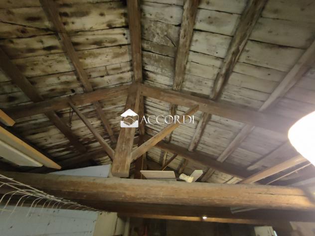 RUSTICO di 11 vani e di 453 mq (CASTELLO DI GODEGO) rif. BL045 - Foto 8