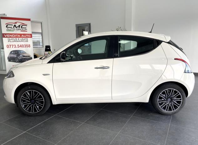Lancia Ypsilon 1.2 69 CV 5 porte GPL Ecochic Gold - Foto 3