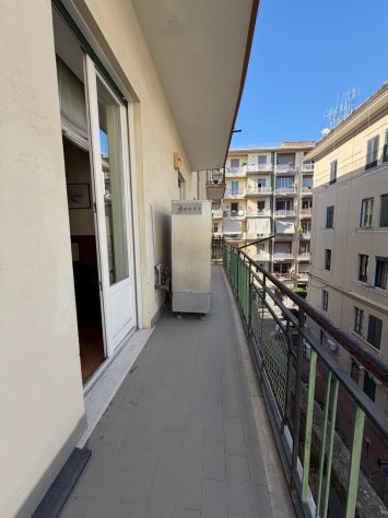 ELEGANTE APPARTAMENTO NEL CUORE DI SALERNO - Foto 9