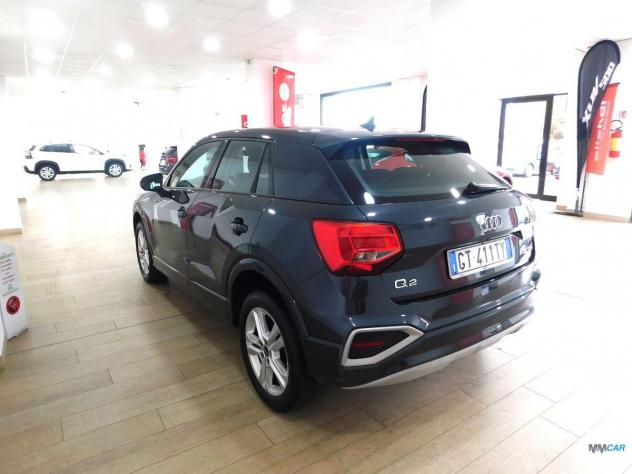 AUDI - Q2 - 35 TFSI S tronic Business Advanced - Foto 4