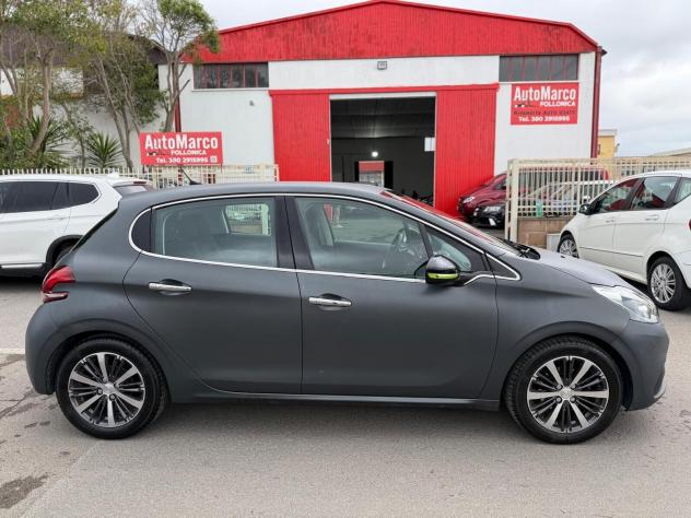 Peugeot 208 PURETECH 5P ALLURE - Foto 8