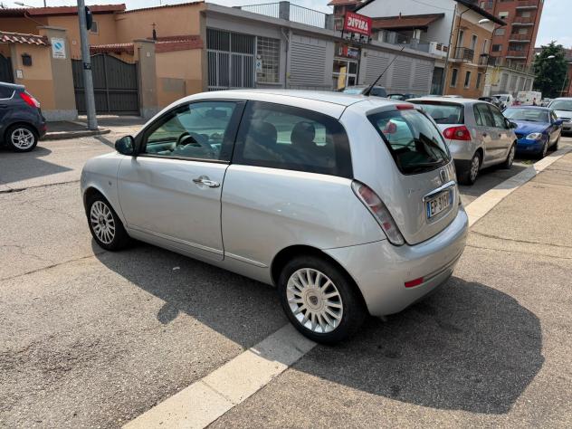 Lancia Ypsilon 1.3 MJT 75 CV Platinum - Foto 2