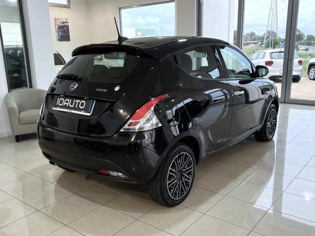 Lancia Ypsilon 1.0 Hybrid Gold 5 posti 2023 - Foto 5