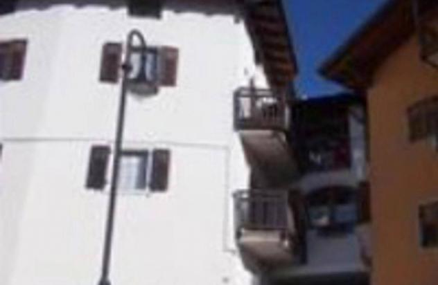Immobile in asta di 240 m², box auto in vendita a Giovo - Foto 2
