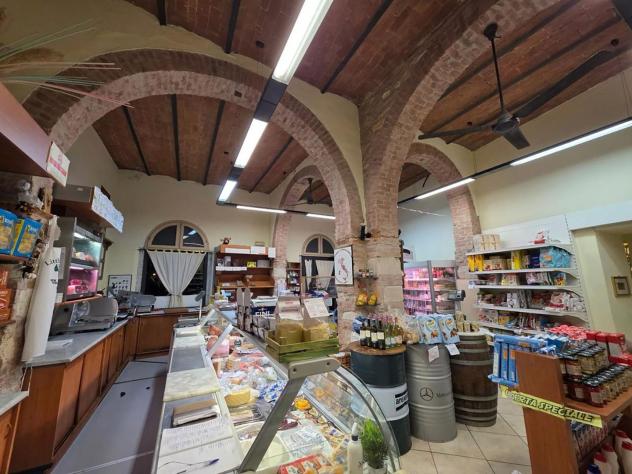Negozio in affitto a Carrara 120 mq Rif: 1353992