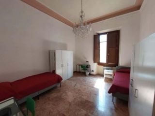 Spaziosa stanza condivisa in Via la Farina