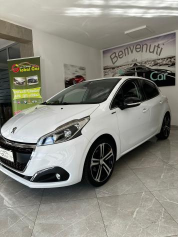 Peugeot 208 PureTech Turbo 110 EAT6 S&S 5 porte GT Line - Foto 3