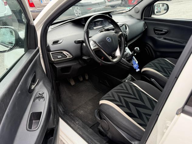 Lancia Ypsilon 0.9 TwinAir 85 CV 5 porte Metano Ecochic Gold - Foto 9
