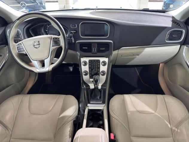 VOLVO V40 Cross Country D3 Geartronic Momentum rif. 23704094 - Foto 10