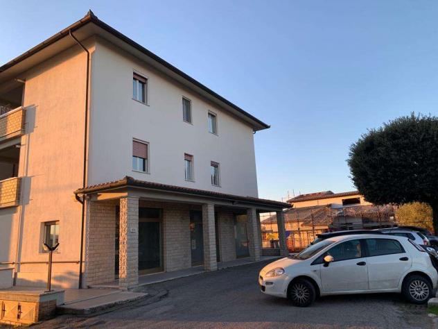 C2841SP - Negozio a Todi