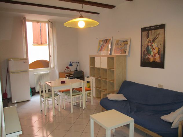 AFFITTASI MONOLOCALE