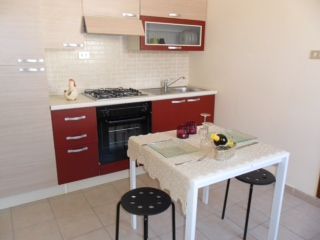 Bilocale, semiarredato, parcheggio, no condominio