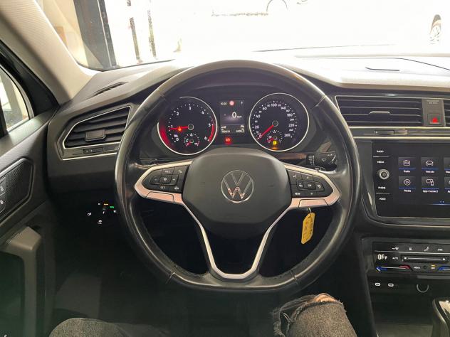 Volkswagen Tiguan 2.0 TDI 150 CV SCR DSG 4MOTION Life - Foto 9