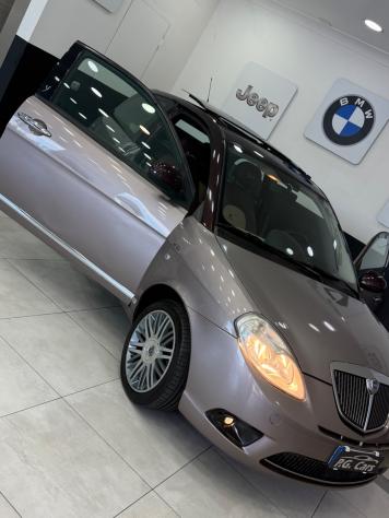 Lancia Ypsilon 1.3 MJT 75 CV Platino - Foto 3