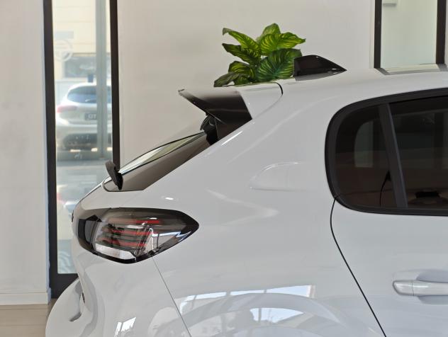 Peugeot 208 Hybrid 110 e-DCS6 Allure KM ZERO - Foto 10