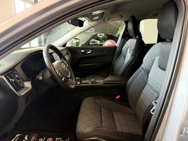 VOLVO XC60 ULTIMATE DARK 2.0 MHEV AWD 197CV NAVI CRUISE CAM ANNO 2022 - Foto 8