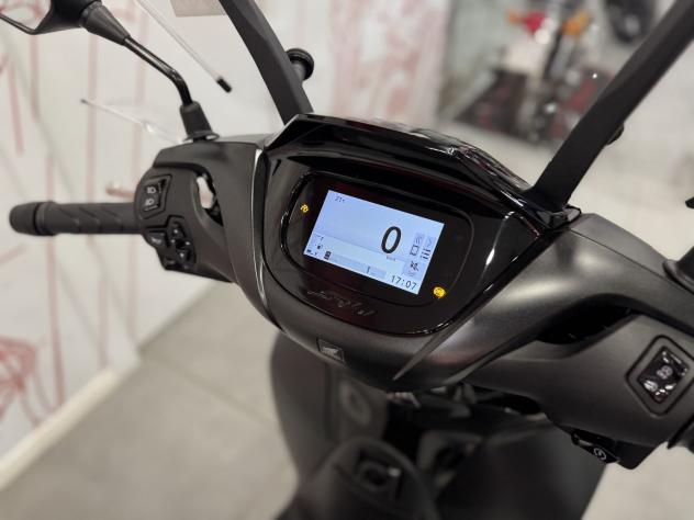 Honda SH 125 SH 125 SPORTY - bauletto keyless e parabrezza - YM 2026 - Foto 7