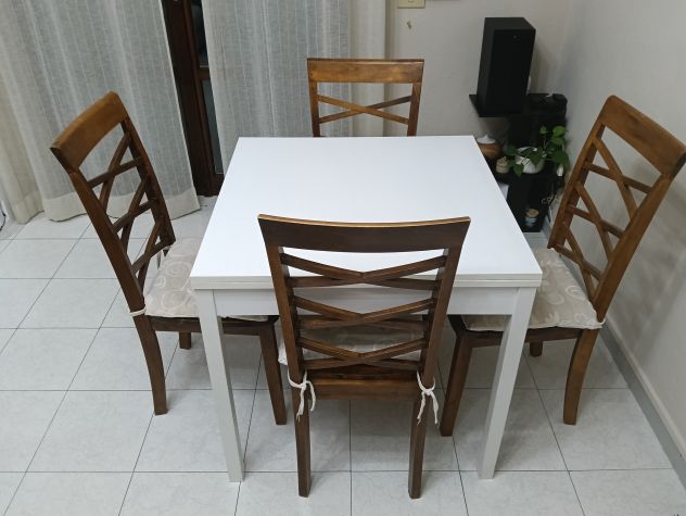 Tavolo allungabile con 4 sedie in vero legno - Foto 9