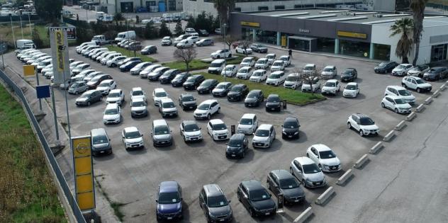 Opel Grandland 1.5 d EAT8 Business Elegance NAVY Telecamera 180 - Foto 4