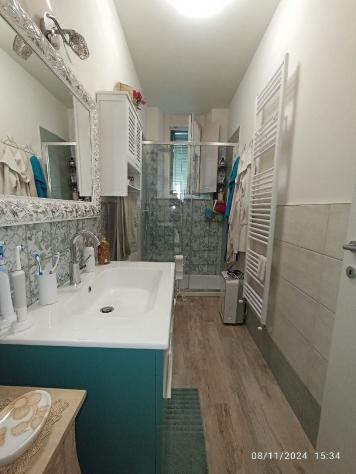 In centro storico , appartamento con ingresso indipendente e giardino privato .
Recente ristrutturazione completa . - Foto 5