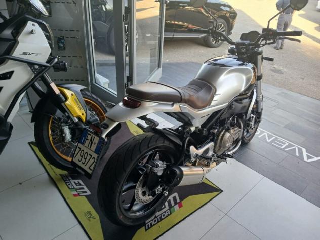 QJ Motor SRV 550 - Foto 4