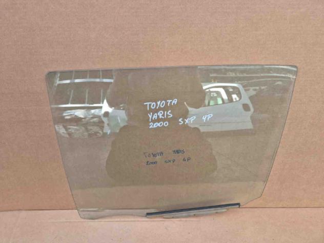 VETRO SCENDENTE POSTERIORE SINISTRO TOYOTA Yaris Serie (9903)