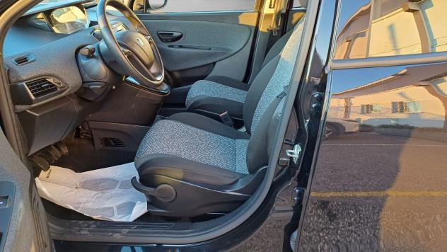 Lancia Ypsilon 1.0 FireFly 5 porte S&S Hybrid Silver - Foto 5