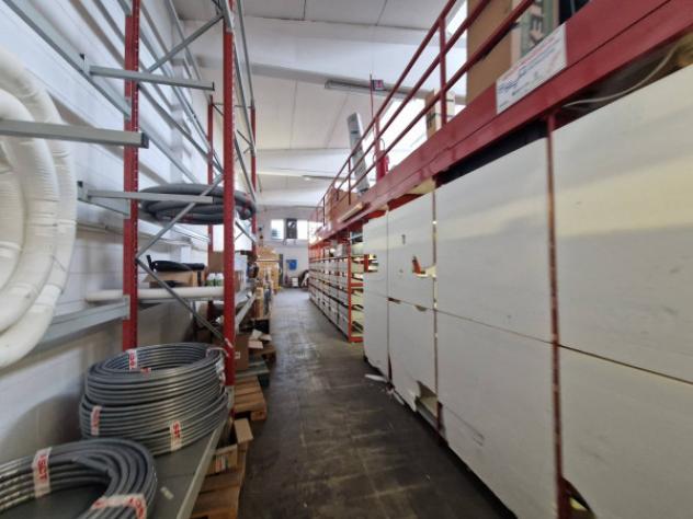 Immobile di 512 m² con 1 locale in affitto a Settimo Milanese - Foto 4