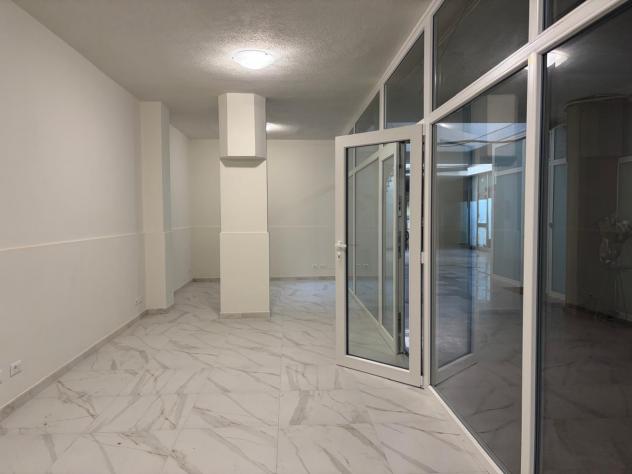 UFFICIO di 1 vani e di 60 mq (VIAREGGIO - Viareggio) rif. A1025 - Foto 4