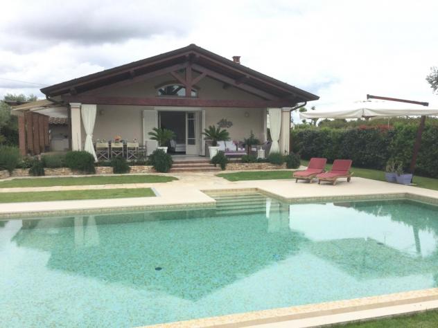 Villa in affitto a Pietrasanta 450 mq Rif: 1031624
