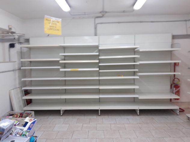 Scaffali in metallo per negozio "La Fortezza" usati - Foto 5