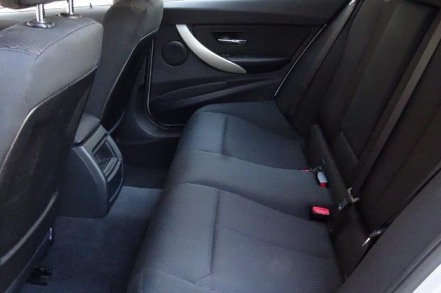 BMW Serie 3 318d Touring Business aut. - Foto 8
