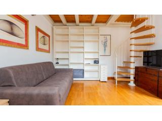 INGEGNOLI1 Bright top floor apartment