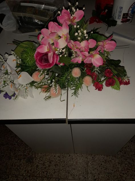 N.8 MAZZI DI FIORI SINTETICI VARI TIPI
