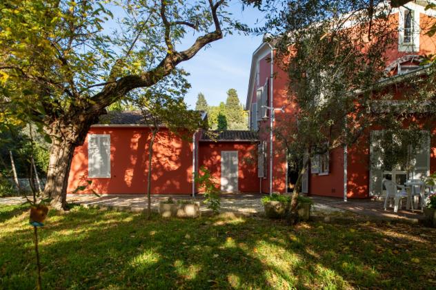 VILLA di 12 vani e di 700 mq (FOLIGNO - CAPPUCCINI) rif. CAPPUCCINI - Foto 16