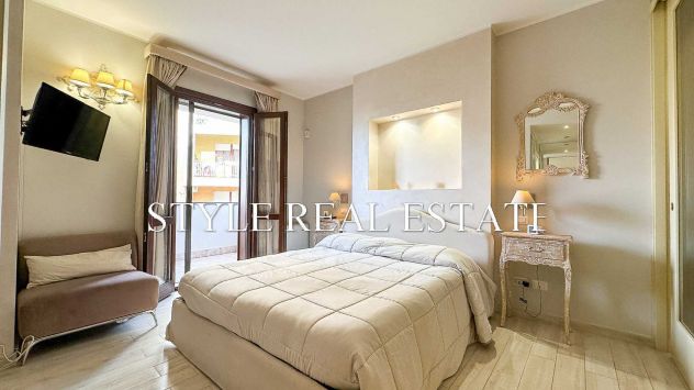 RECENTE APPARTAMENTO CON GARAGE ZONA VILLA POLITI-MONUMENTI - Foto 4