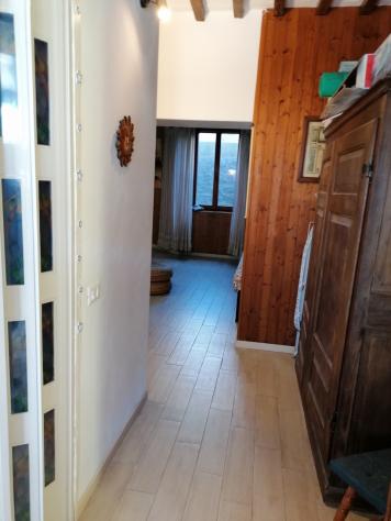 Nel paese storico di Selvena; dove si trovano negozi di prima necessita una banca e la posta; a 20 KM dal Monte Amiata, 8 Km da Castell'Azzara, 23 dal - Foto 8