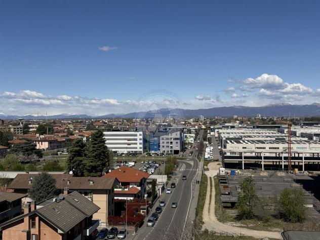 Ampio trilocale all’ottavo piano con tripla esposizione - Foto 12