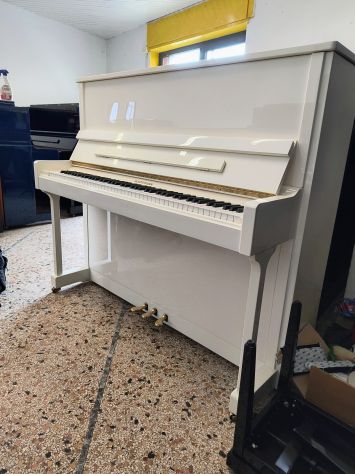Pianoforte Hoffmann 128 T bianco lucido seminuovo con trasporto e panca