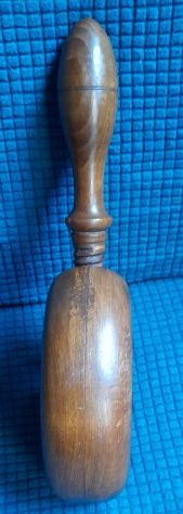 schiaccianoci in legno vintage modello a vite