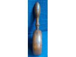 schiaccianoci in legno vintage  modello a vite