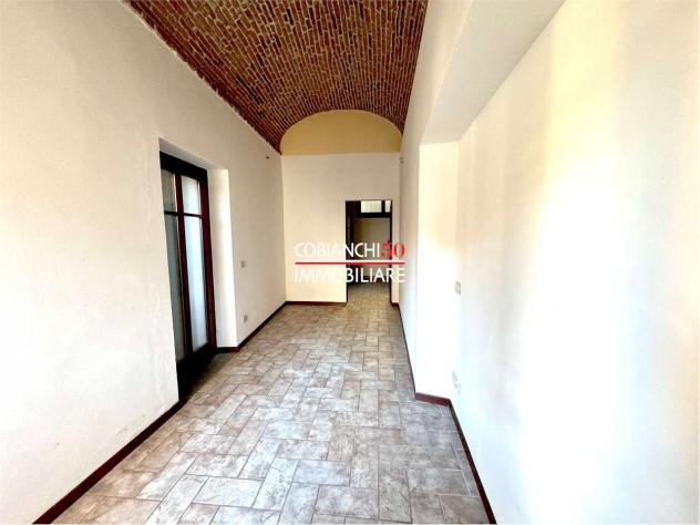 V000749 - INTRA , UFFICIO IN CENTRO CON POSTO AUTO COPERTO - Foto 2