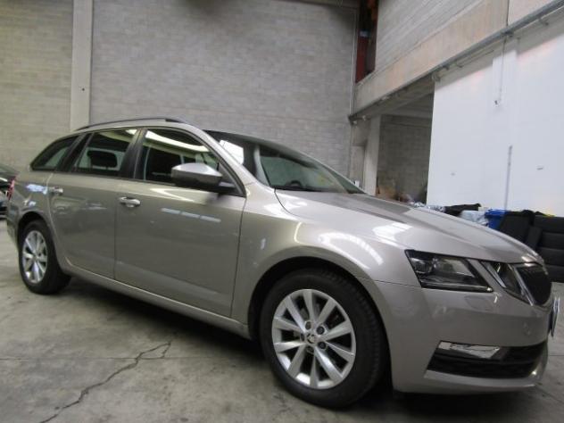 SKODA Octavia Wagon 2.0 TDi SCR Executive 4x4 DSG * 208.000 KM * rif. 23913924 - Foto 3