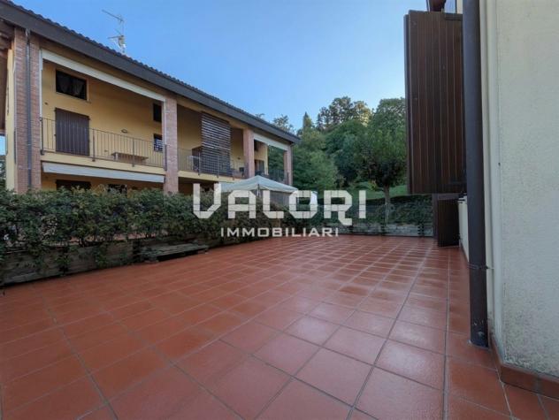 BILOCALE AL PIANO TERRA CON INGRESSO INDIPENDENTE, CORTE ESCLUSIVA E GARAGE - Foto 4