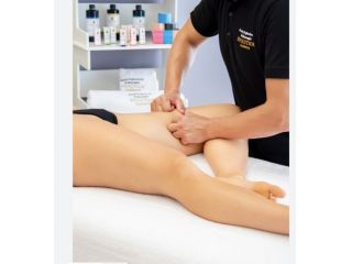 Massaggi - benessere Venezia - Massaggi al tuo domicilio Tel:3664932870