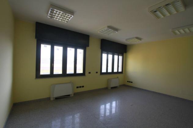 Immobile di 1731 m² con più di 5 locali in vendita a Pero - Foto 6